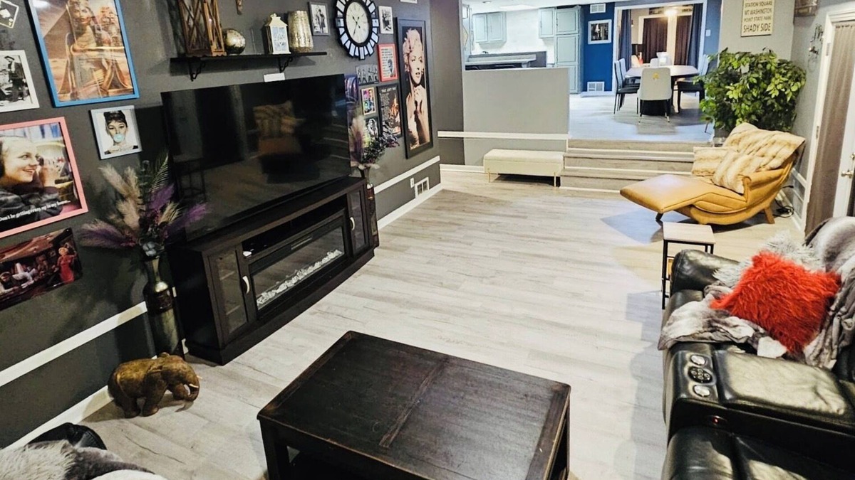 South Hills House | City Living—sleeps 12 n15-20 mins from Acrisure Stadium, PNC Park, Mt Washington