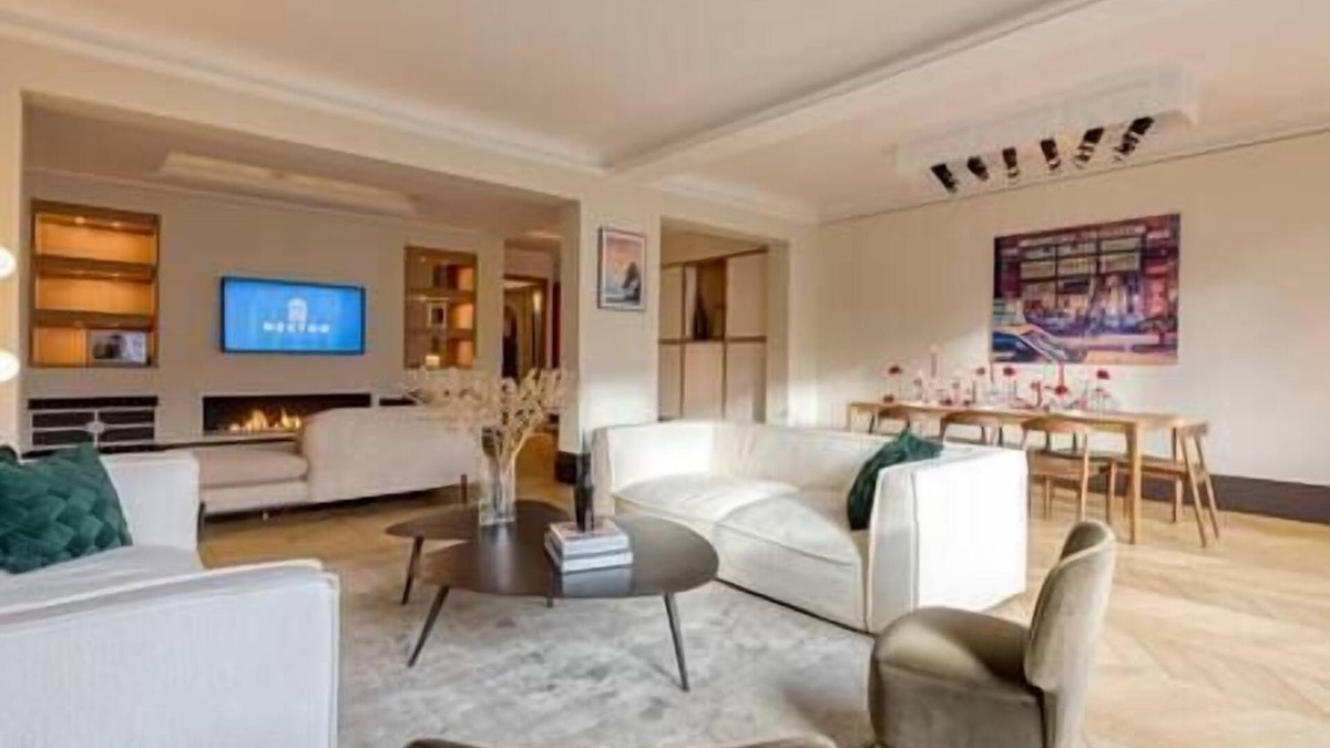 Postel Apartment | City Luxury 3BR Prime Location