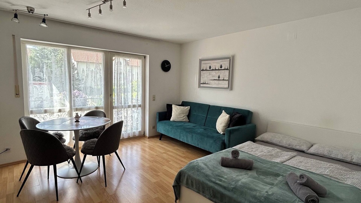 Trossingen Apartment | City-Nest I Balcony I Netflix