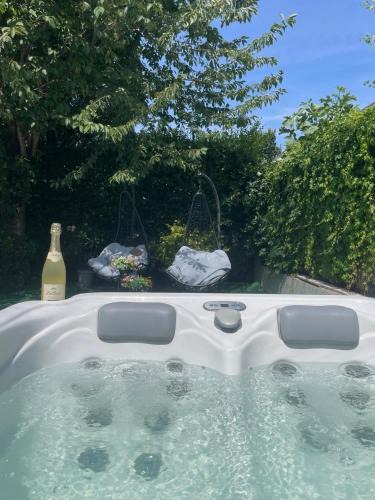 Favoriten Apartment | City Oase, House floor, fitness, garden, jacuzzi, close to subway U1