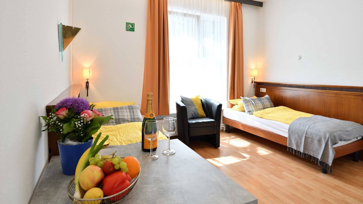 Bahnhofsvorstadt Apartment | City Studio - Ford Apartment