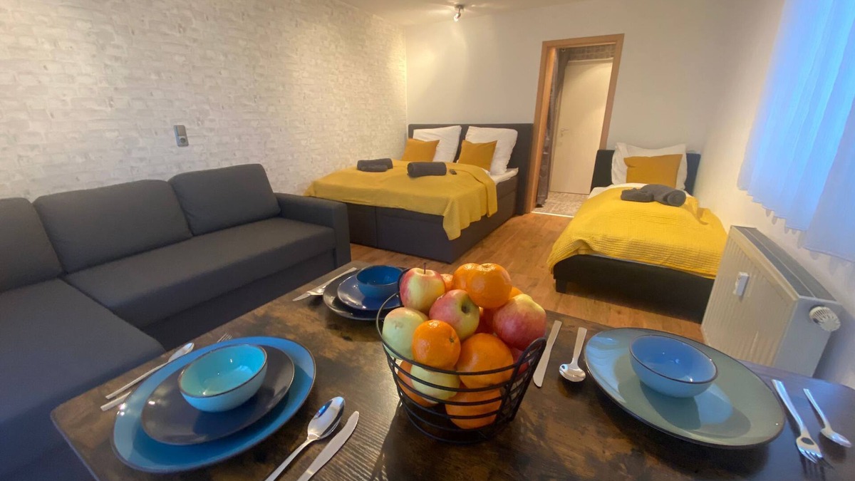 Fuerth Condo | City Studio with Wifi & Netflix