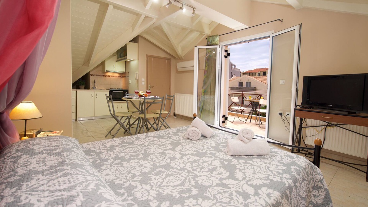Argostoli Town Apartment | City Suite - The Loft in Kefalonia