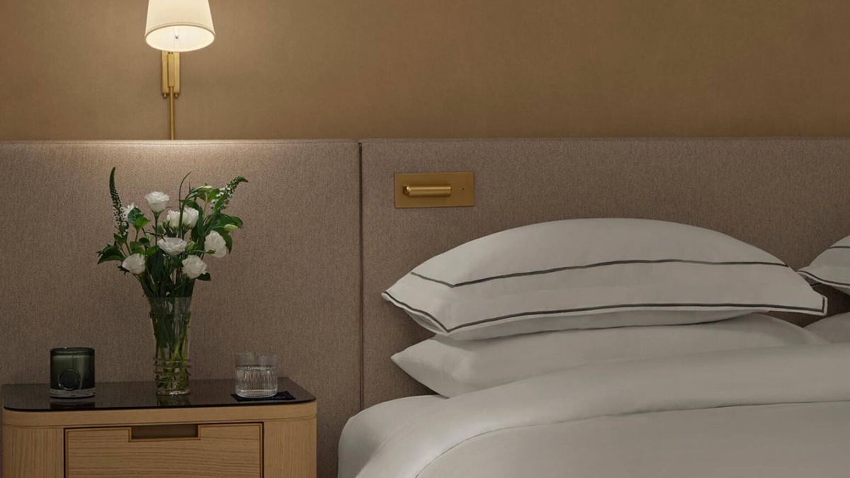 Back Bay East Hotel | City View King At The Newbury Boston!