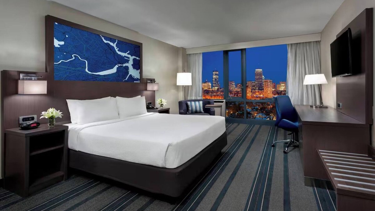 Cambridgeport Hotel | City View King Room at Courtyard Boston Cambridge - Minutes to Downtown Boston