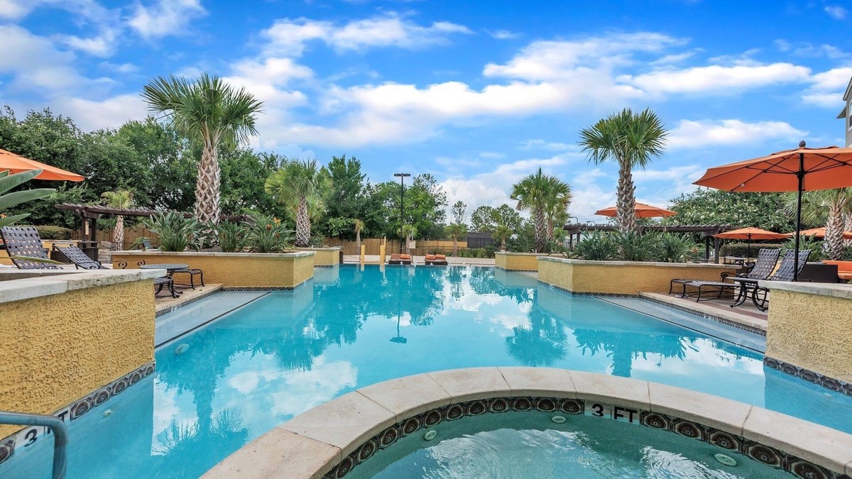 Washington Ave./ Memorial Park Condo | City View & Poolview Apartment With Full Kitchen 2 Bedroom Apts by Redawning