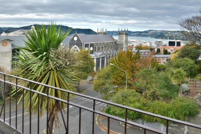 Dunedin City Centre House | City Views on Rattray