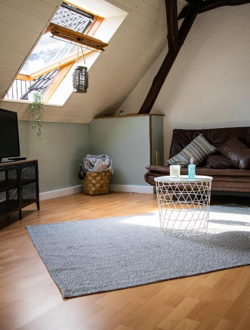 Weyhe Apartment | Citynah Maisionettenapartment*Sky-TV*BIOKaffee*