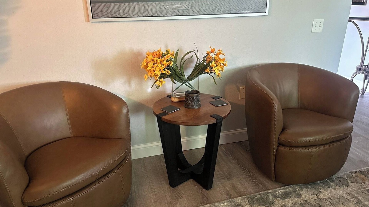 Sun Prairie House | Citys EDGE of Madison- SLEEPS 10 & ONLY 6 Miles to downtown