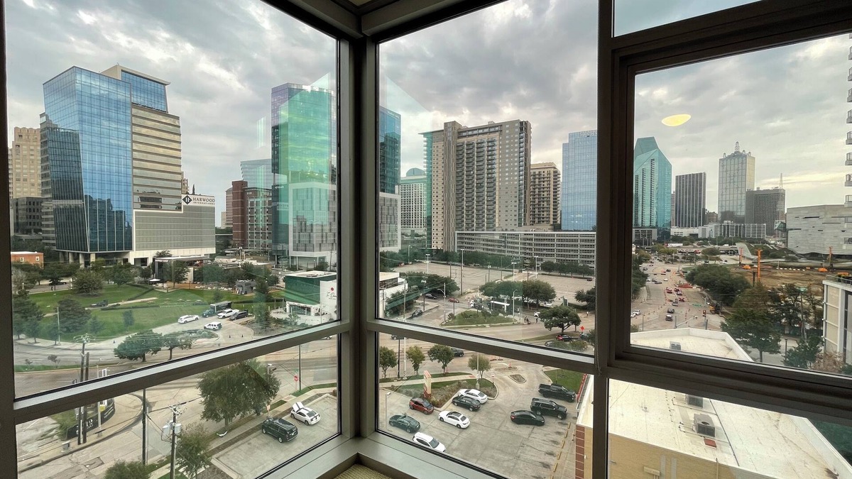 Uptown Condo | Cityscape Views at America Airline Center W/Free Parking/Stars, Mavs, Concerts