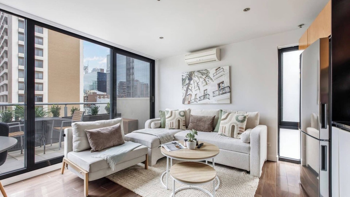 Chinatown Apartment | Cityscope Stylish CBD Pad with a View