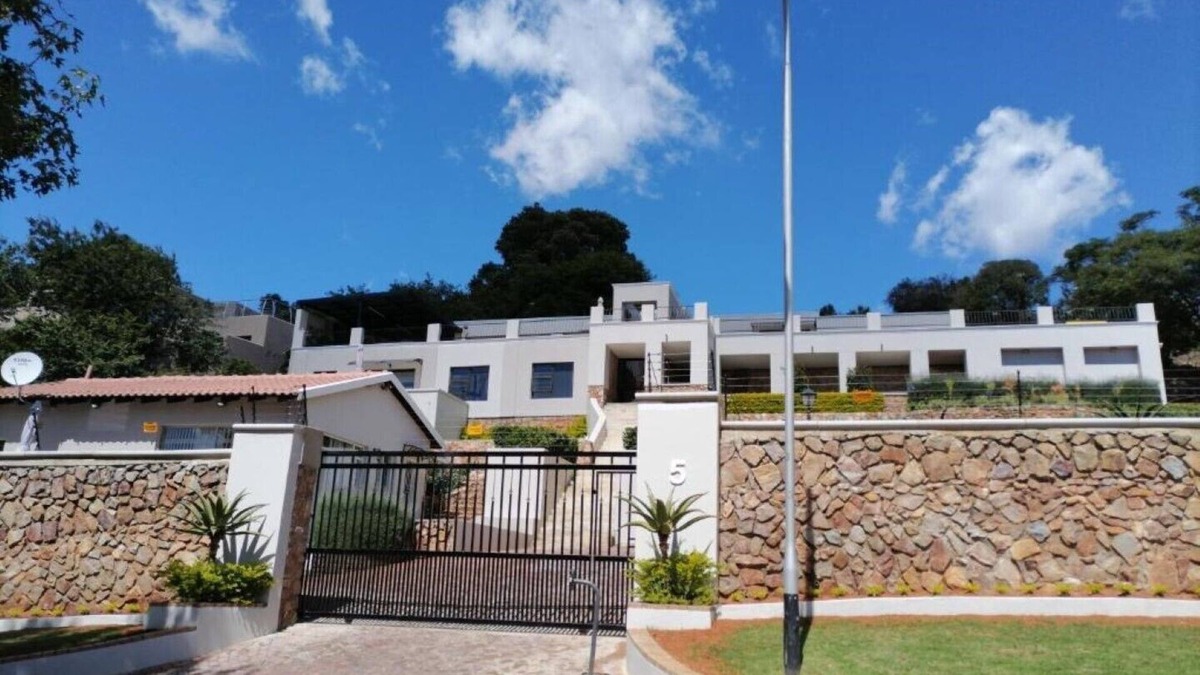 Northcliff Cottage | CityView, a stunning modern apartment