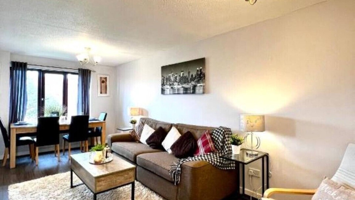 North Glasgow Apartment | Cityview Retreat - 2-Bed Apartment - Free Parking