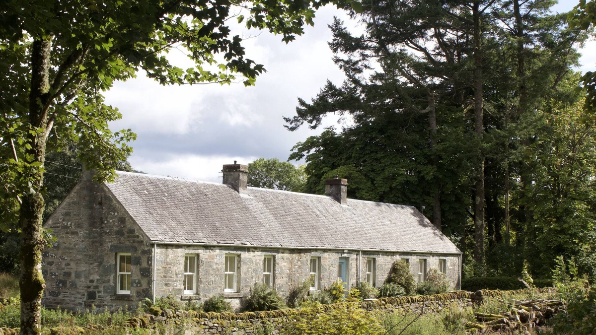 Lochgilphead House | CLACHANDUBH COTTAGE, pet friendly, with open fire in Kilmartin
