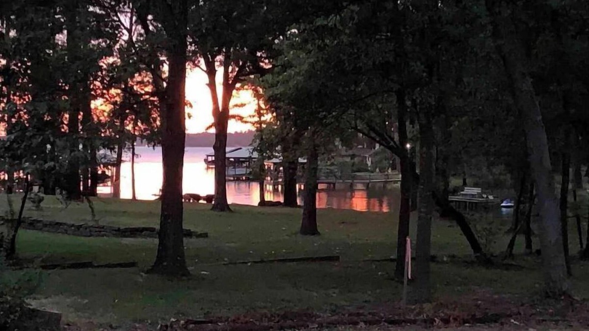 Chandler House | Clair de Lune, Lake Front on Lake Palestine