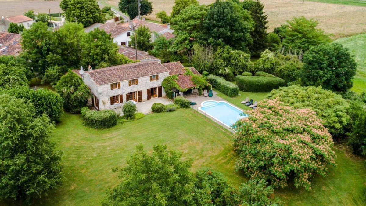 Retaud Villa | Claire Barn - Three Bedroom Villa, Sleeps 6