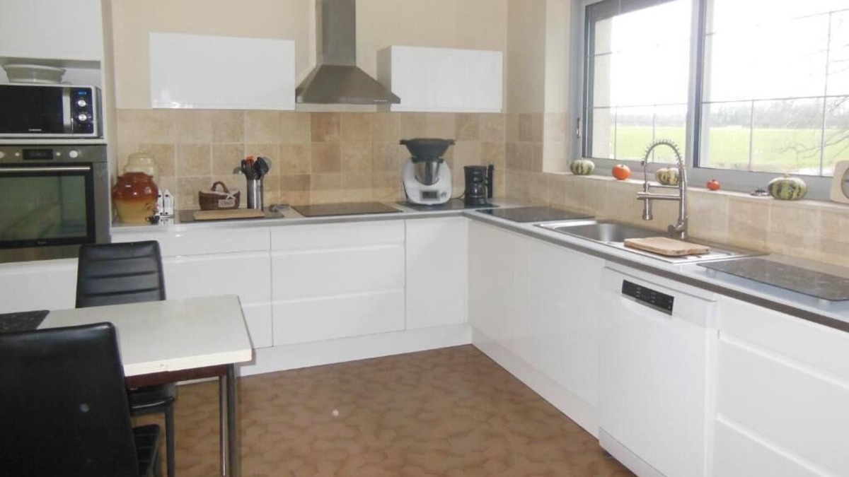 Saint-Michel-Tubœuf Bed & Breakfast | Claire room, king-size bed or twin beds, fast Wi-Fi, private bathroom with WC