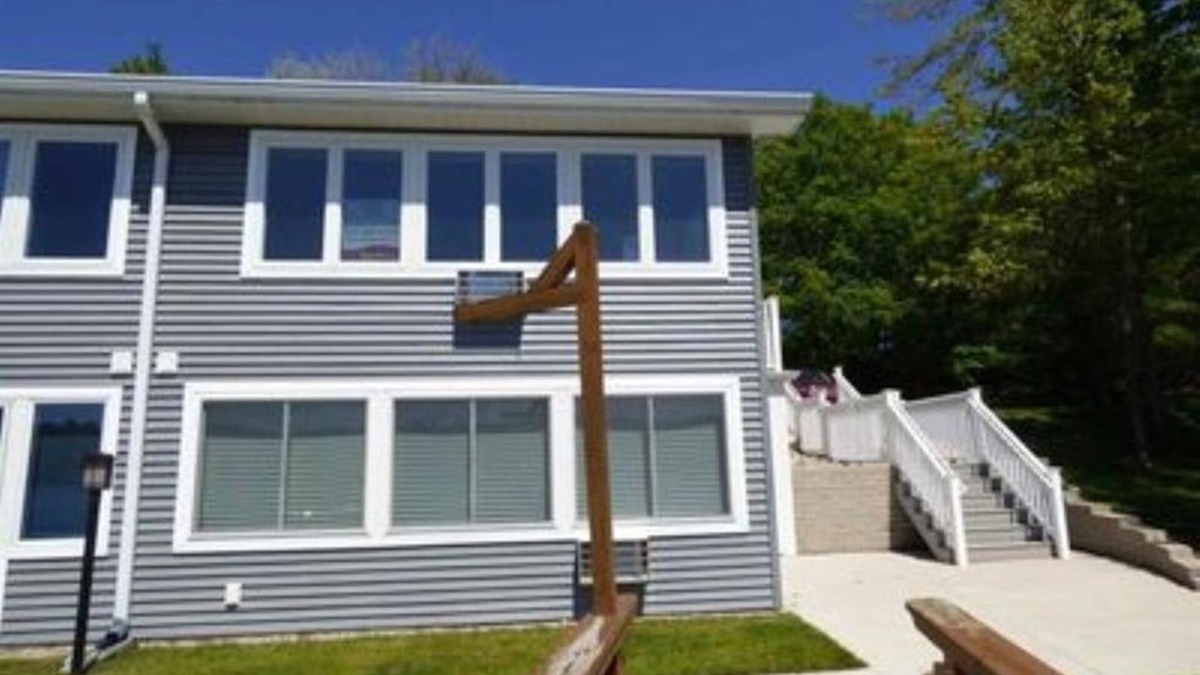 Clam River Apartment | Clam Lake Condo