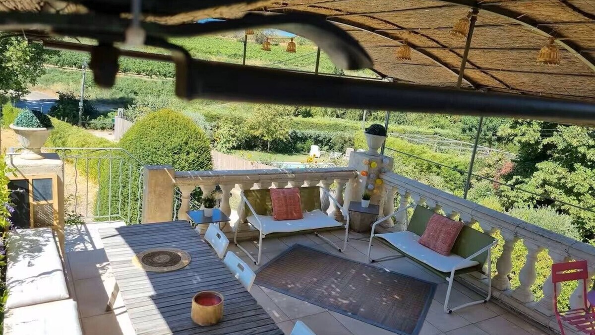 La Tour-d'Aigues House | Clame country house