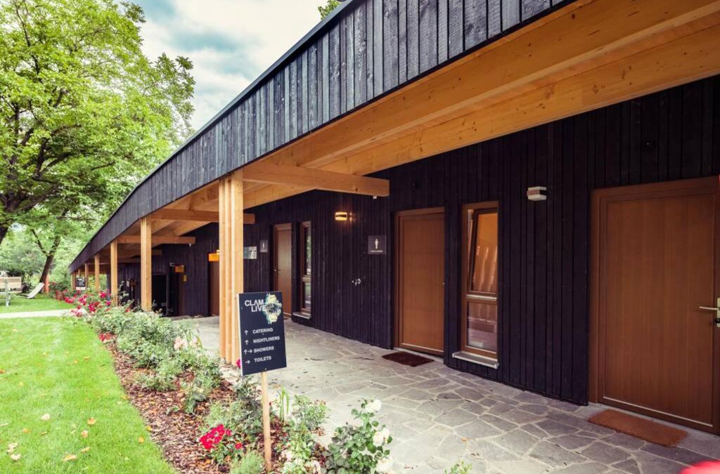 Klam House | ClamLive Lodge