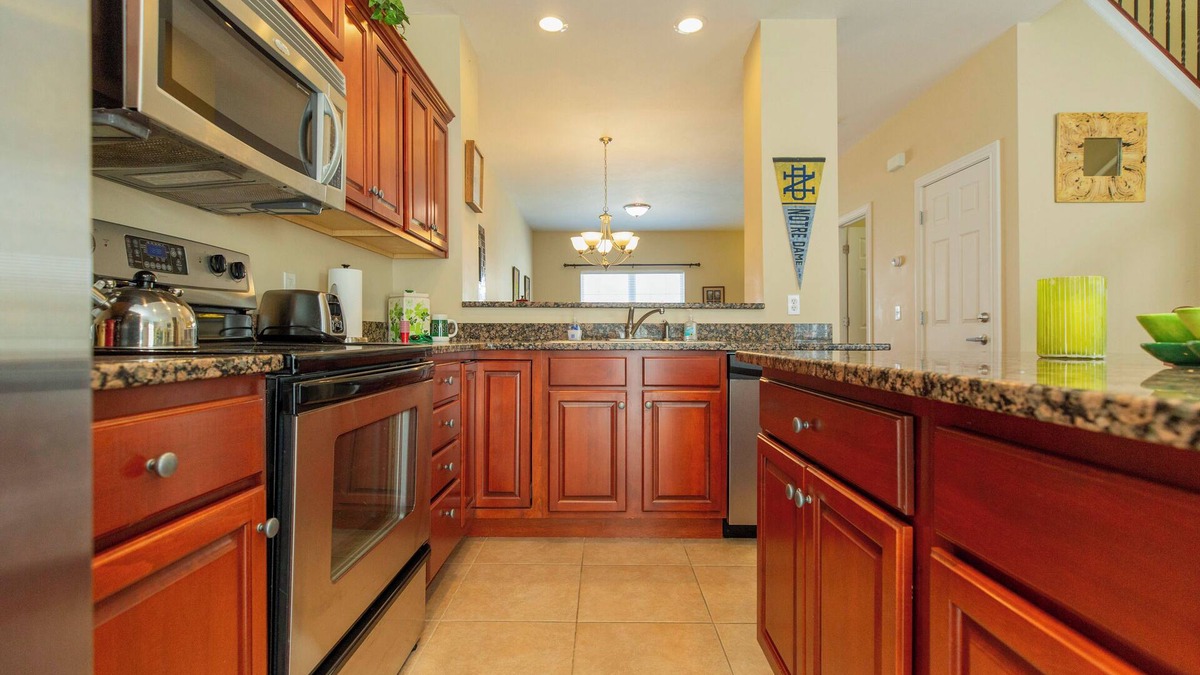 Roseland House | Clancey's Place, a 3-bedroom luxury townhouse near Notre Dame & St. Mary’s!