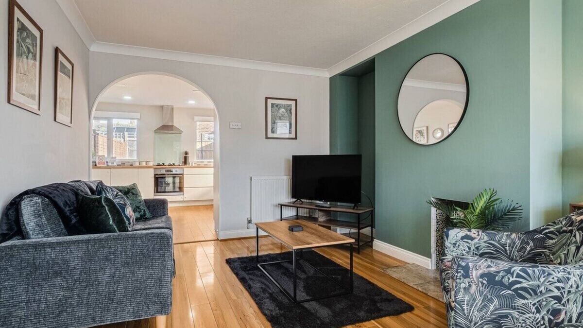 Clapham House | Clapham House by Our Home Short Stays