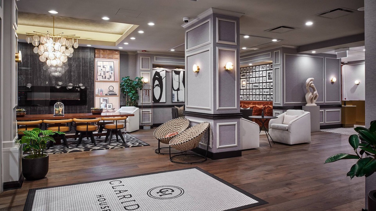 Gold Coast Hotel | Claridge House