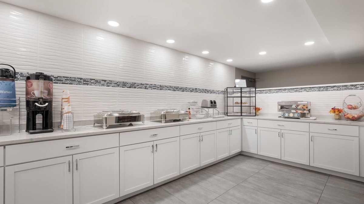 Joliet Hotel | Clarion Hotel & Convention Center Joliet