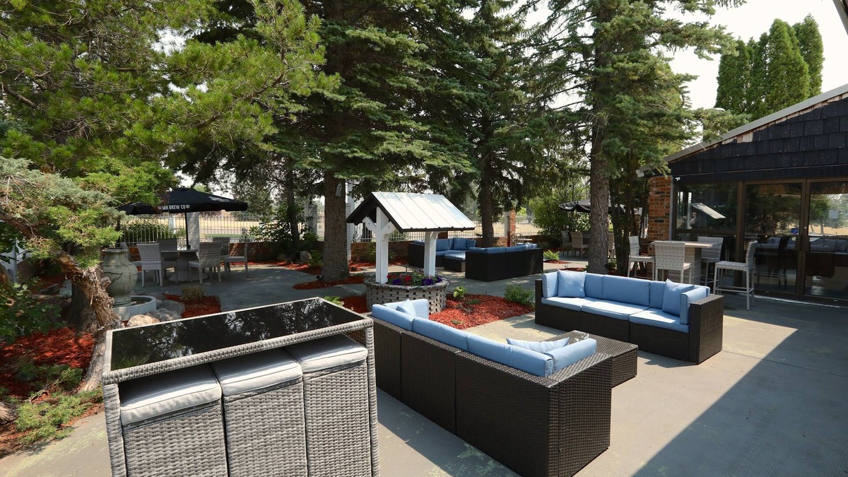 Medicine Hat Hotel | Clarion Pointe