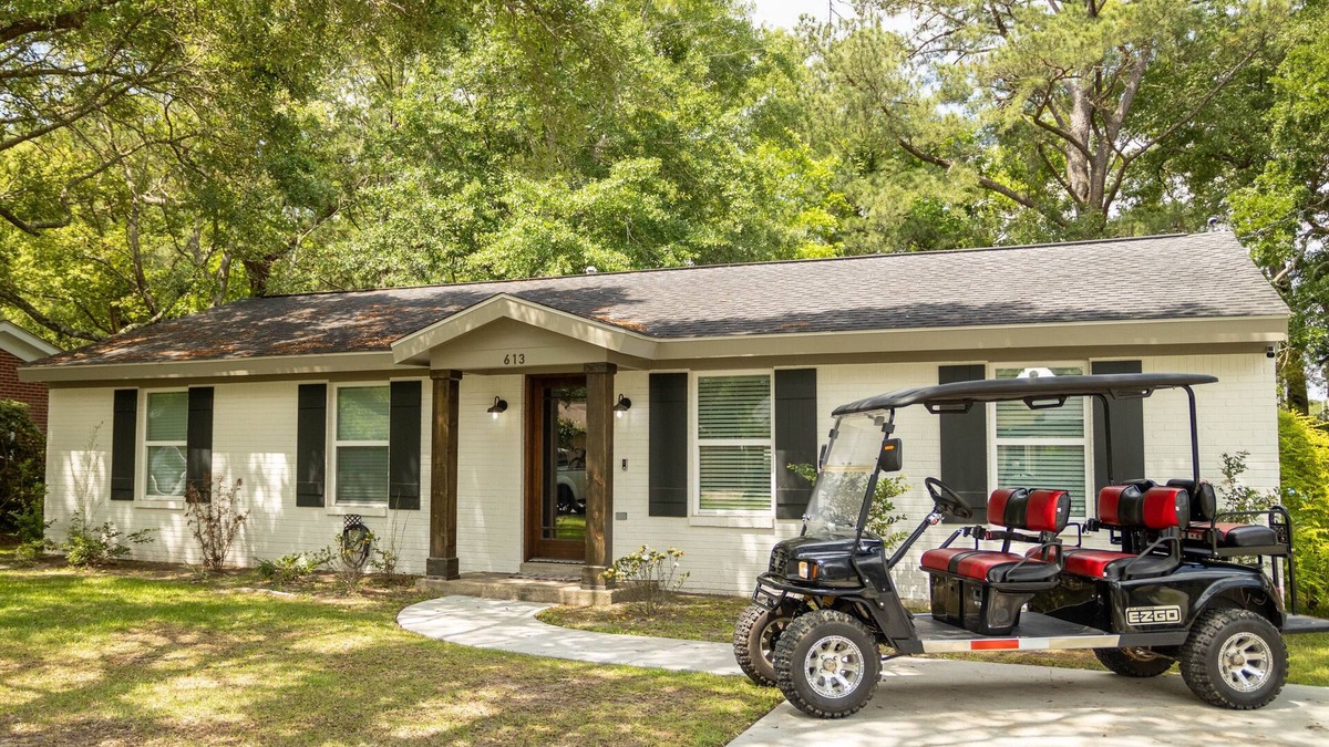 Ocean Springs House | Clark Cottage - With Golf Cart! 1 mile ride to the beach & Dtown Ocean Springs!