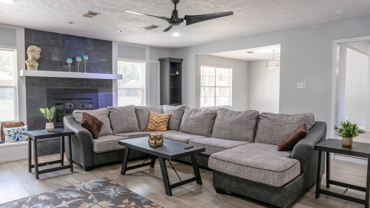 Orangefield House | Clark House Perfect for Workers!