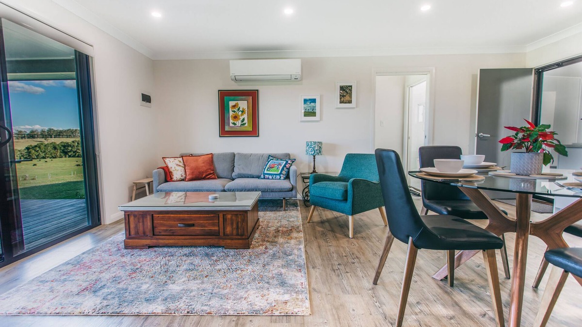 Clarence Town Cottage | Clarrie's Green Farm Stay - Caldwell Cottage