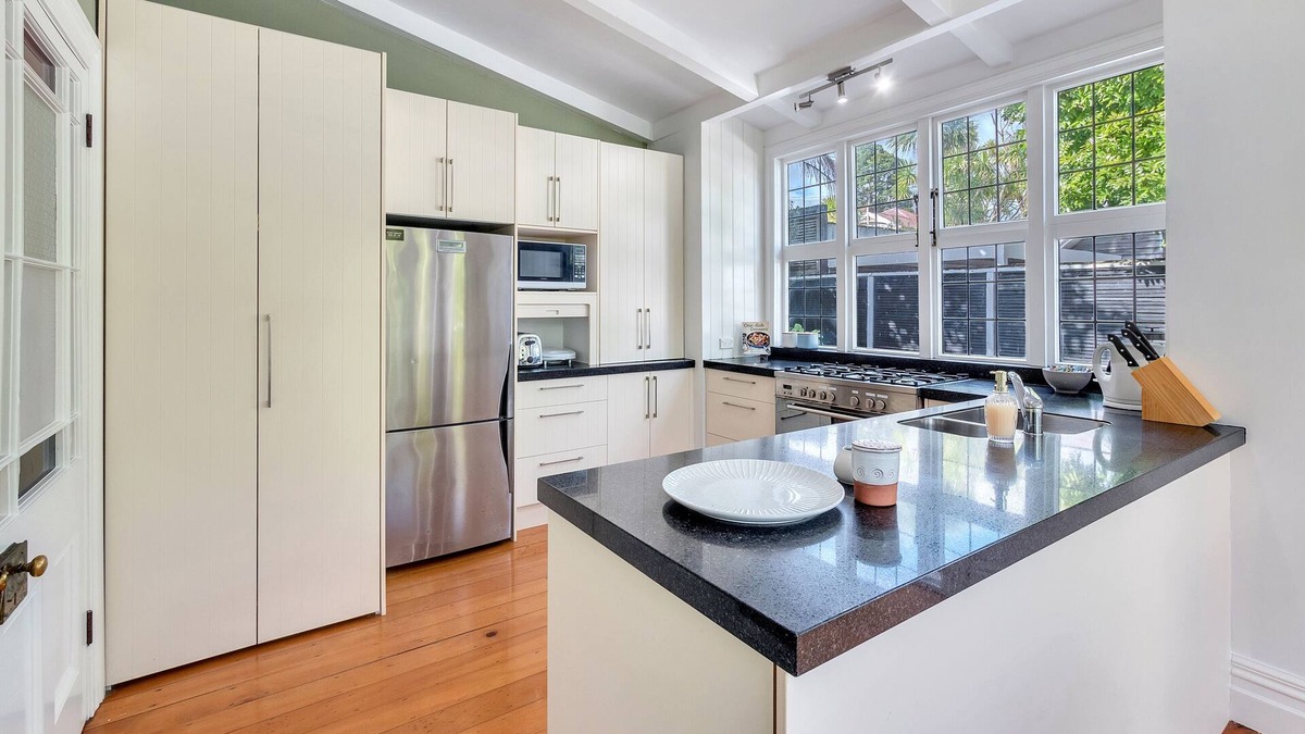 Ponsonby Apartment | Classic 3 Bedroom Home near Ponsonby Rd