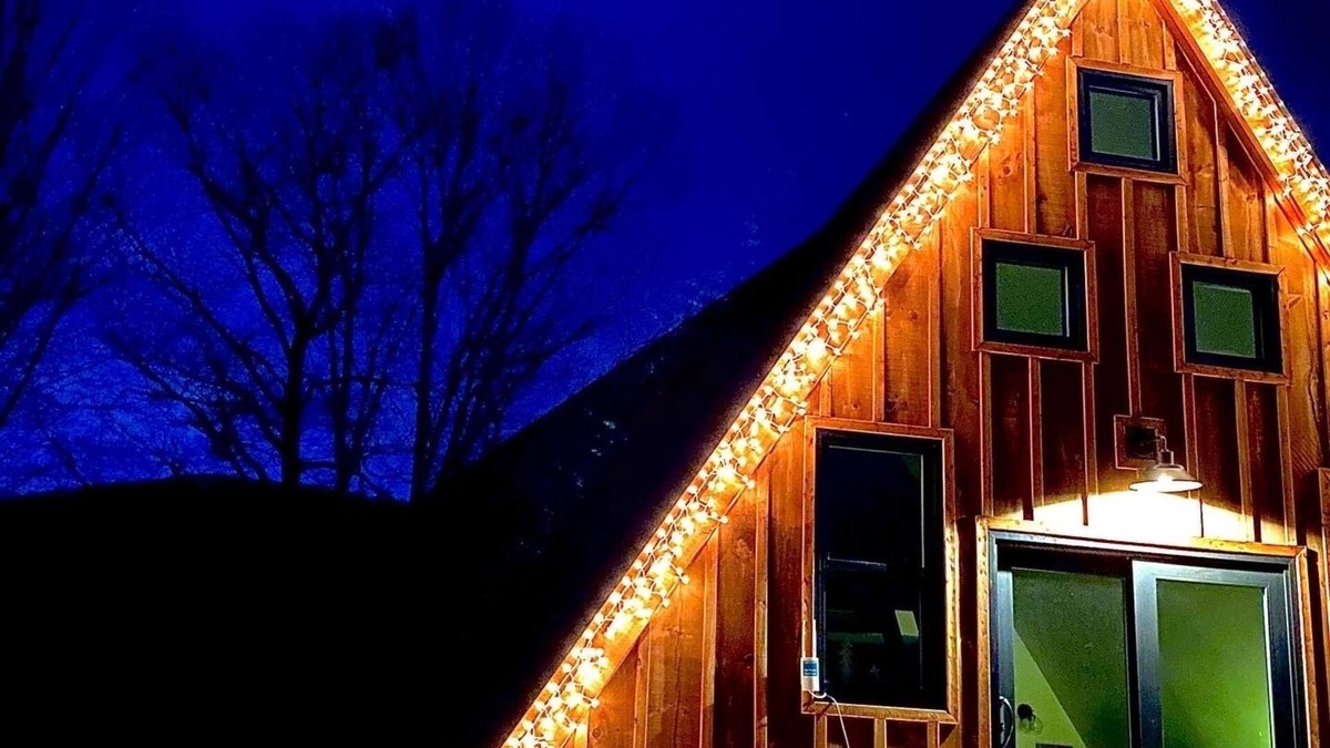 Rumney Cabin | Classic A-Frame Mtns River Hot Tub