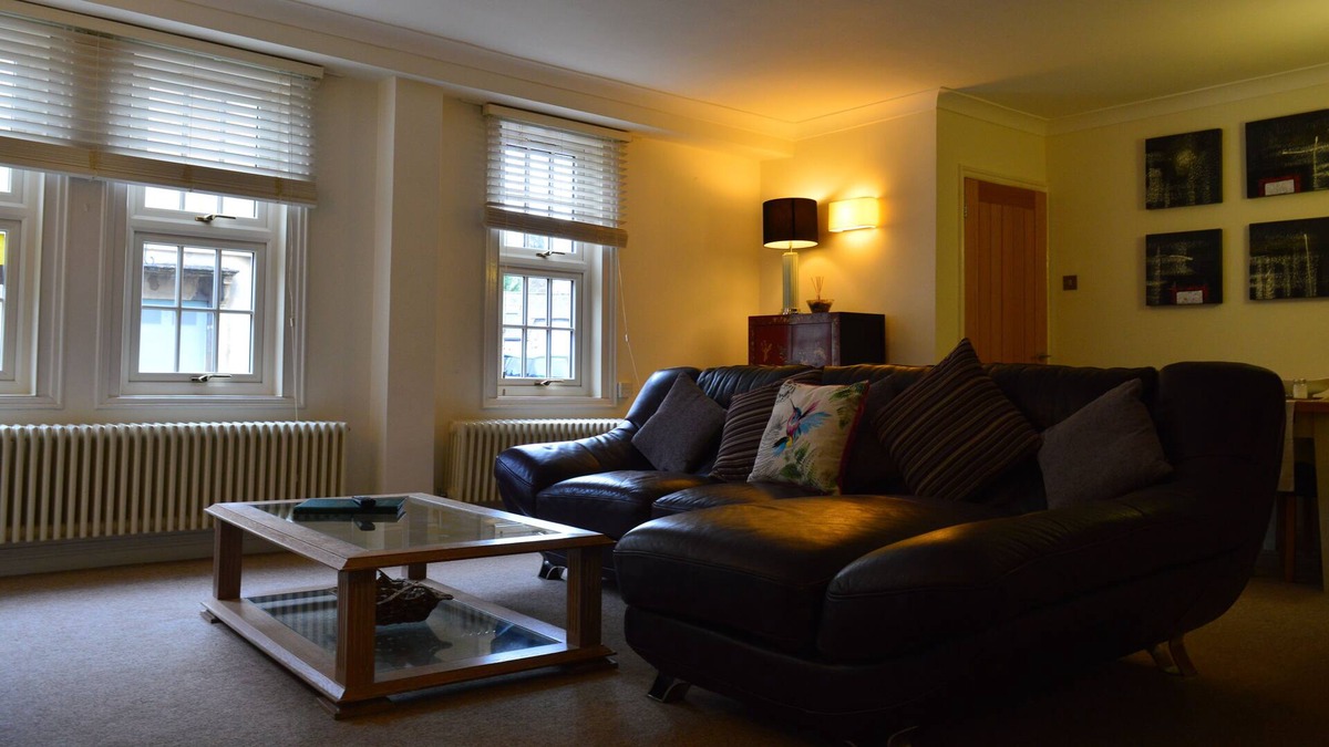 Box Apartment | Classic Apartment at Benson House