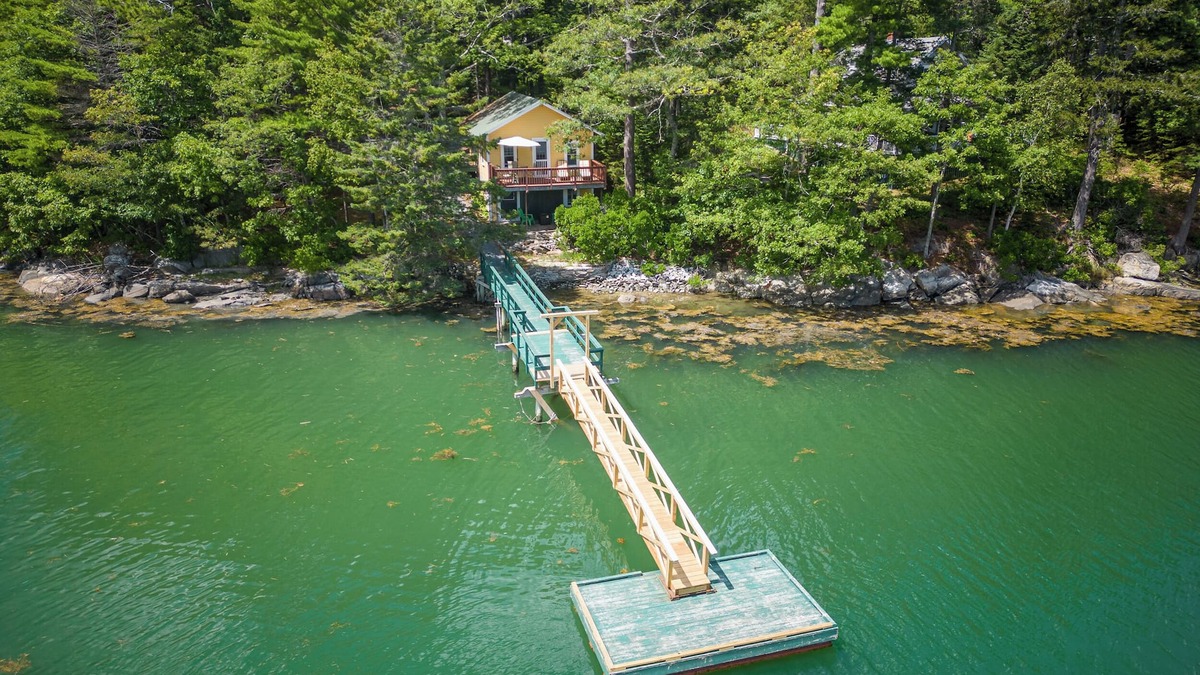 West Boothbay Harbor Cottage | Classic Boathouse - 2BD Waterfront Cottage - Dock & Float Access