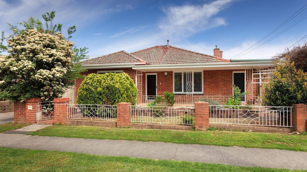 South Albury House | Classic Chic on Olive - Chic two bedroom apartment close to the city centre