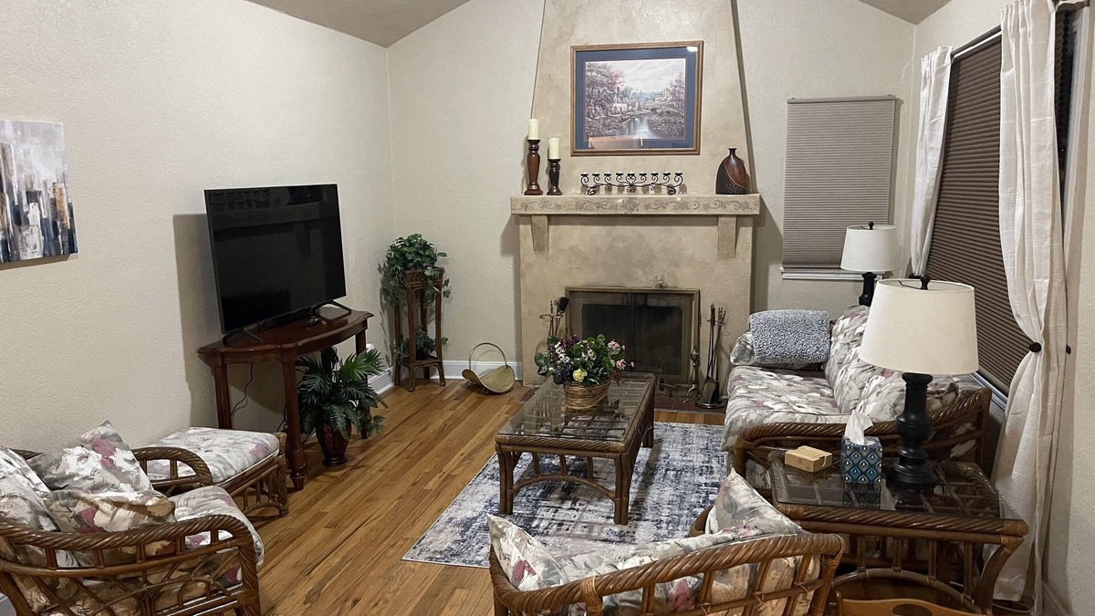 Northside House | Classic comfort at Grand House. 2 bed 1 bath home.