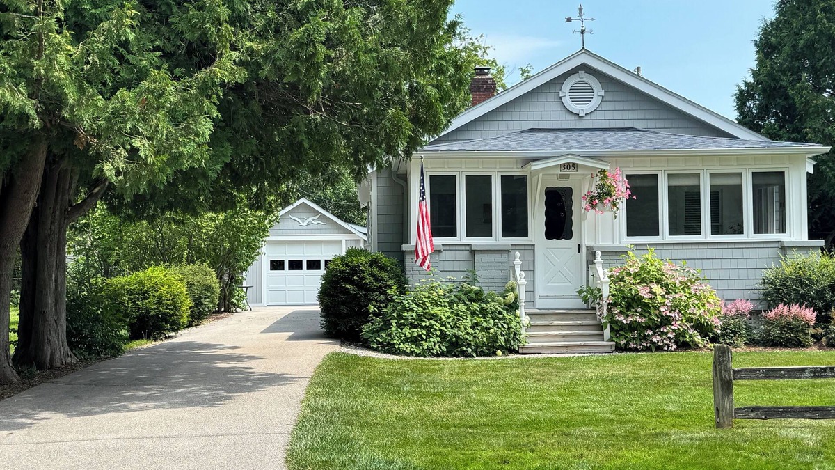 Leland House | Classic Cottage in the Heart of Leland