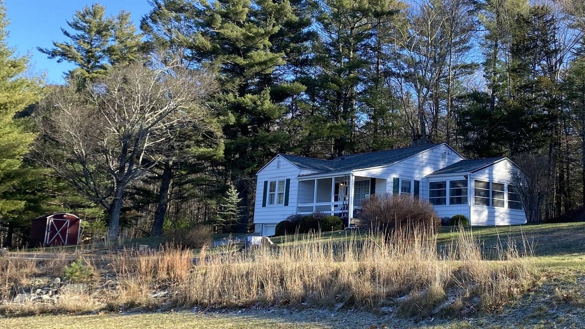 Stone Ridge Cottage | Classic Cottage w/Beautiful Catskill View, onn5 peaceful acres. Weekly discount!