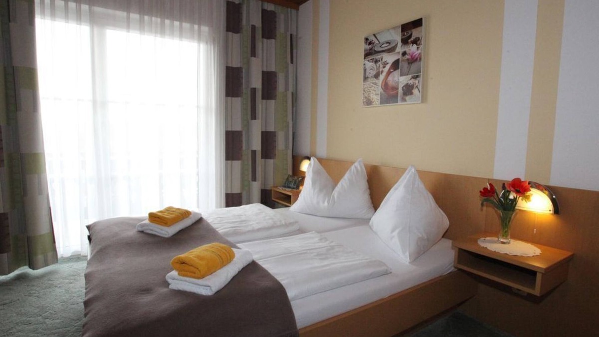 Feldbach Bed & Breakfast | Classic double room, shower, WC - Pension Raabtal