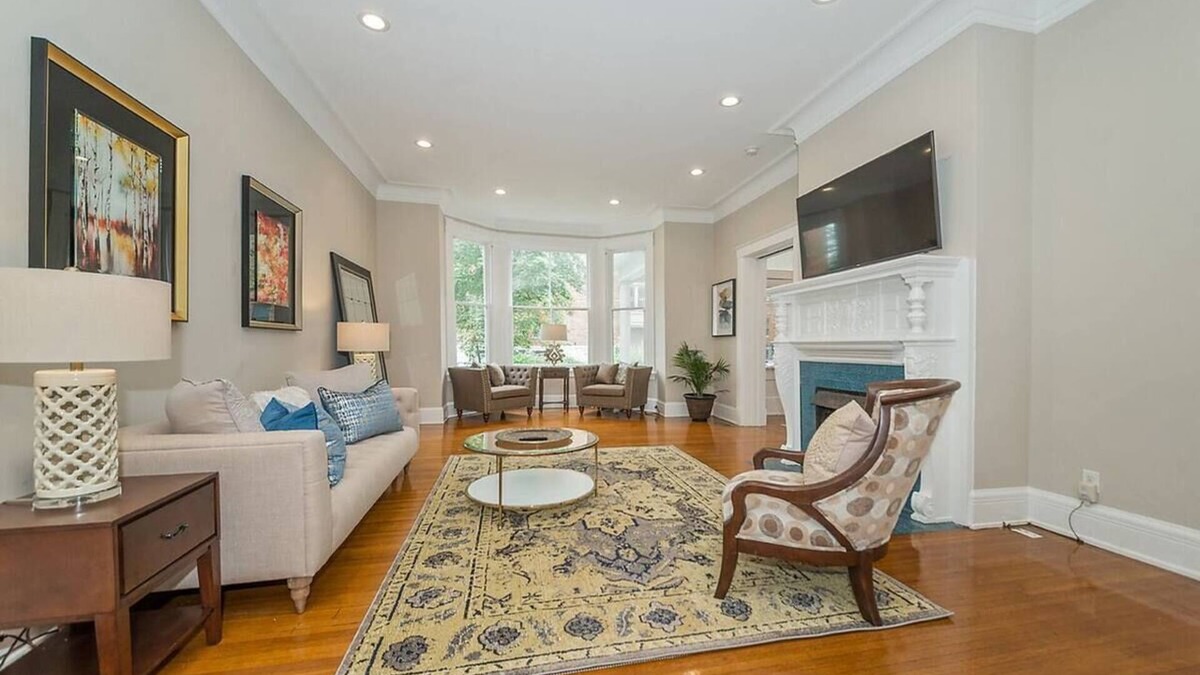 Walnut Hills Apartment | Classic Elegant 2 Bedroom 2 Bath near Eden Park