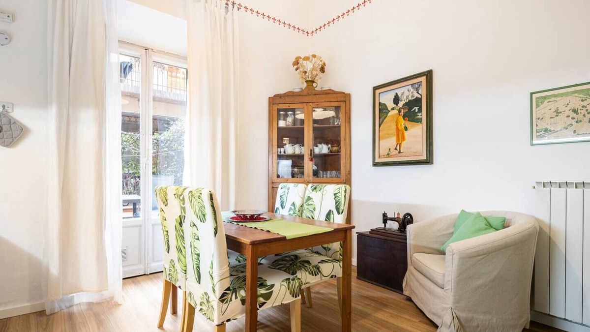 Santissima Annunziata Apartment | Classic flat by Liberty Square & Savonarola Square