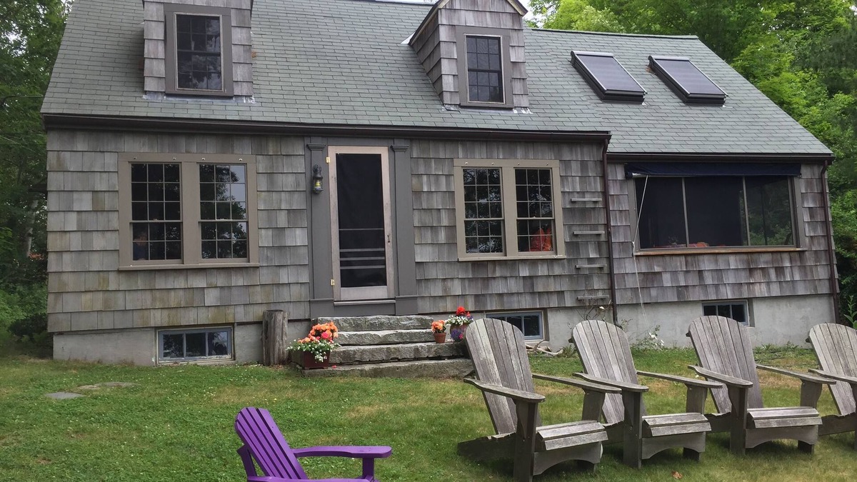 Round Pond House | Classic Harborfront Cottage for 6