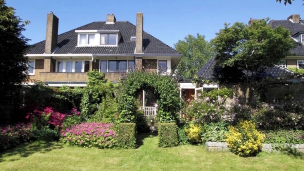 Heemstede House | CLASSIC HOME: Oasis Near Amsterdam, Beach, Formula 1, +6 bikes