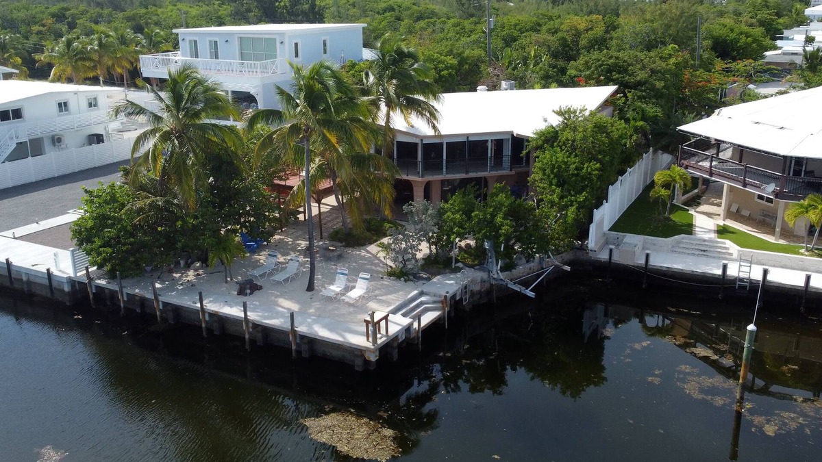 Tavernier House | Classic Keys Cabin on the Water