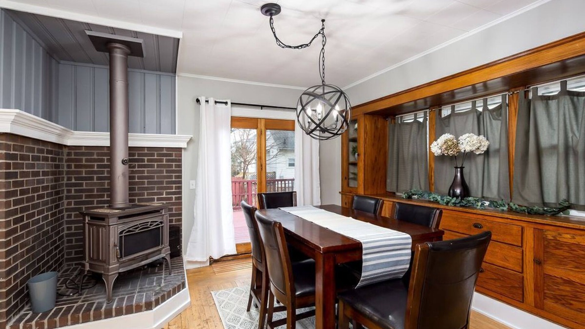 Lansing House | Classic Lansing Home: In the middle of everything