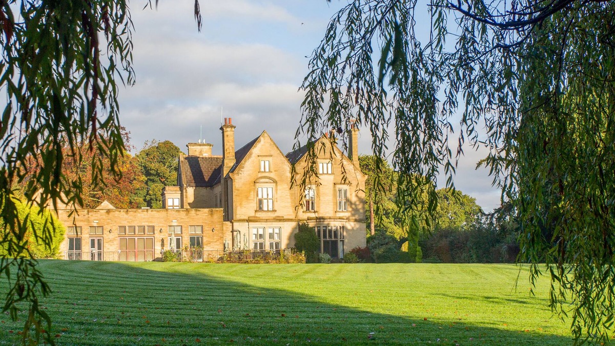 Hoylandswaine Hotel | Classic Lodges - Bagden Hall Hotel