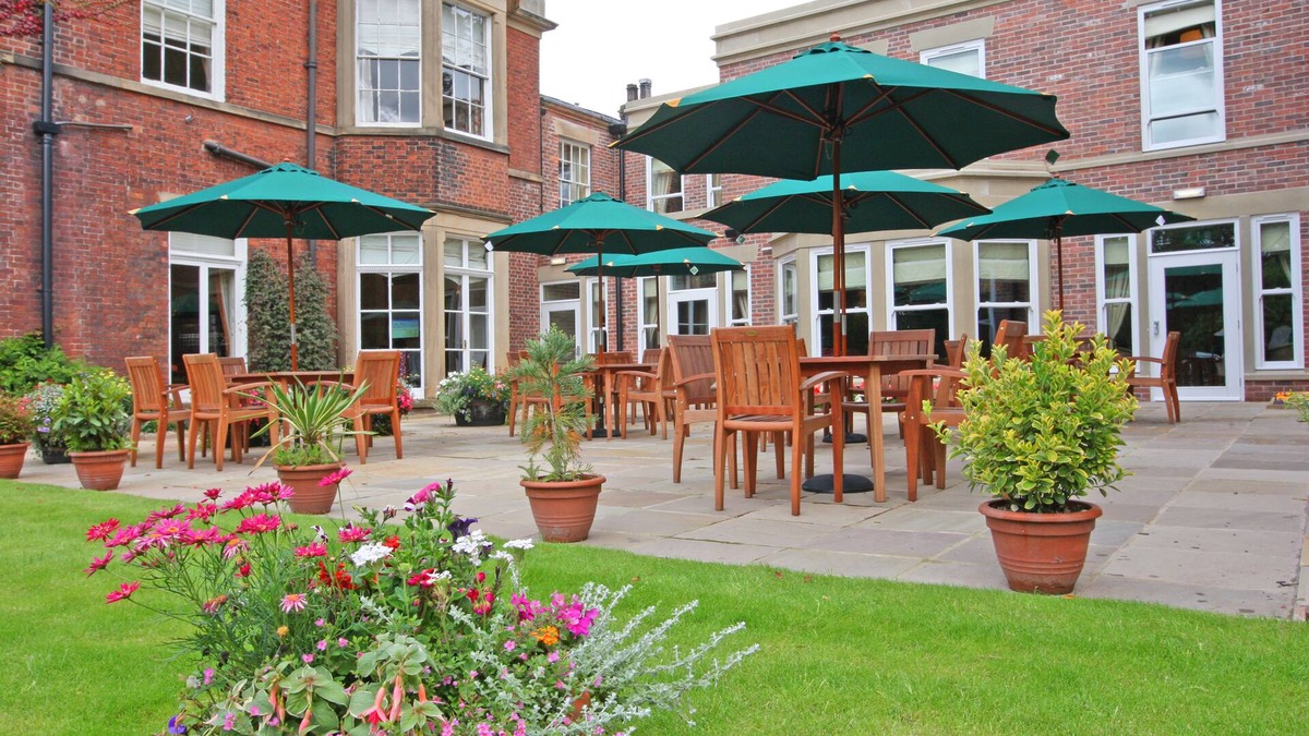 Farington Hotel | Classic Lodges - Farington Lodge