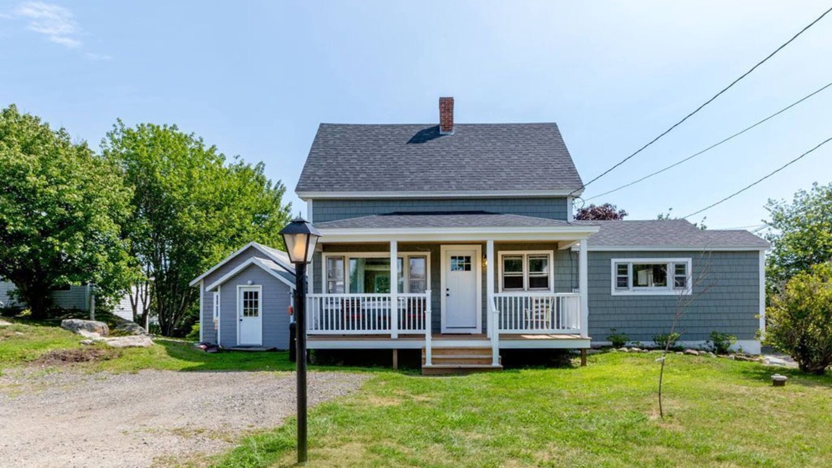 West Point House | Classic Maine Cottage In A Beautiful Little Fishing Village